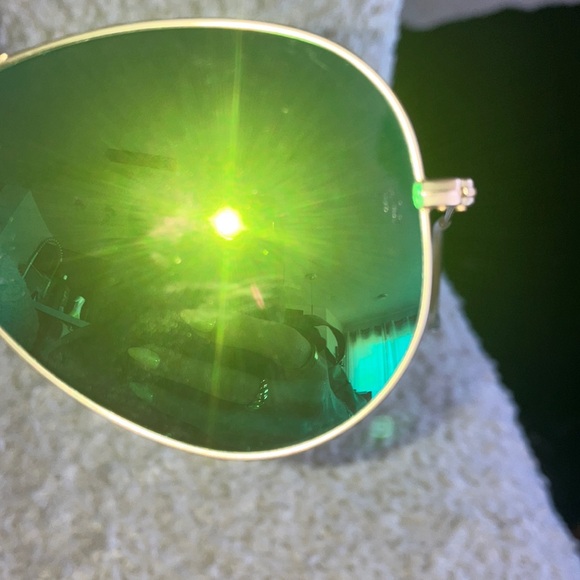 Ray BanGold Aviator Sunglasses with Green Lenses - Picture 11 of 16